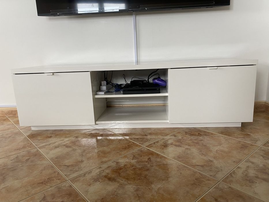 Movel tv ikea branco brilhante