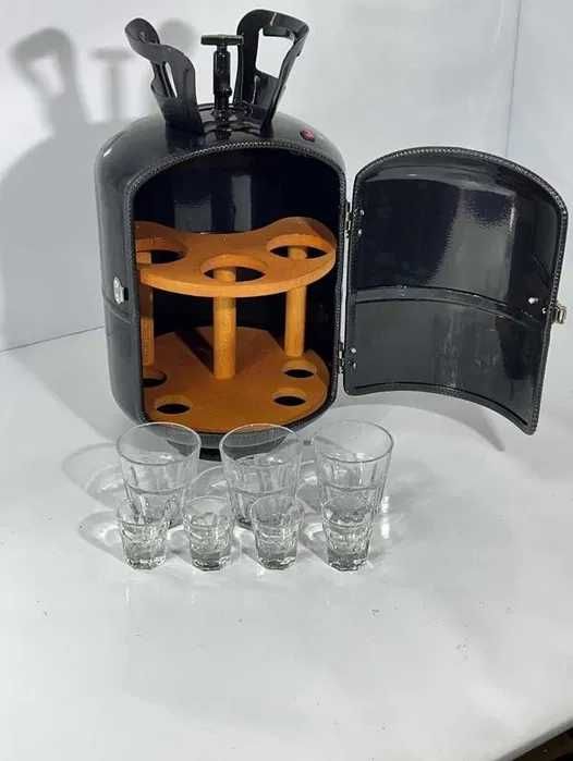 Каністра, бочка або вогнегасник — бар