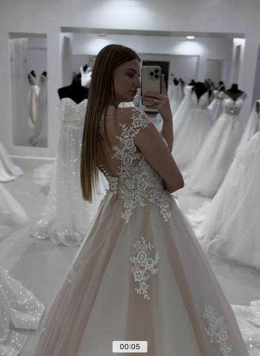 Весільна сукня нова