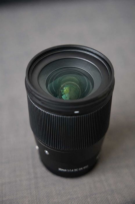 sigma 16mm f/1.4 DC DN
