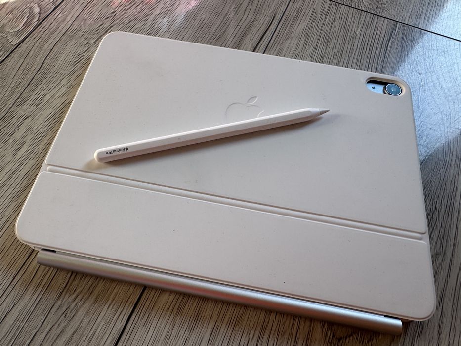 Apple iPad Air 11” 2025 128 GB + Magic Keyboard + Pencil Pro | KOMPLET