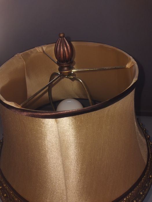 Candeeiro pé em madeira