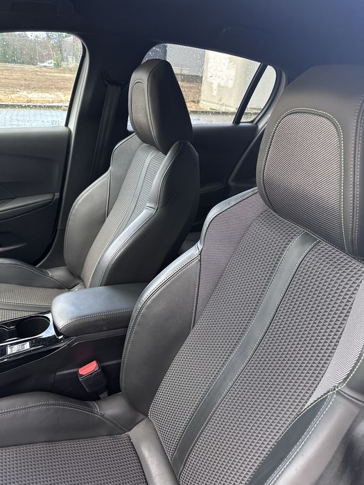 Peugeot 208e GT-Line NACIONAL C/Garantia da Marca 40000kms