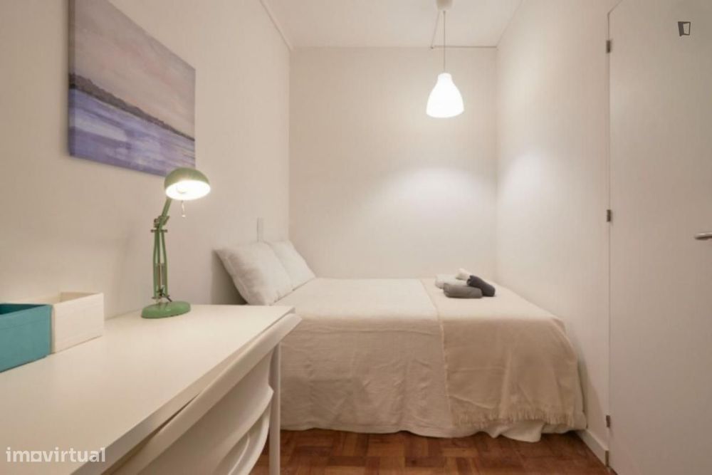 Quarto - localizado em Saldanha Lisbon