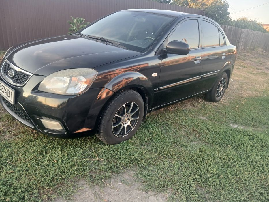 Продаж авто Kia Rio 2010