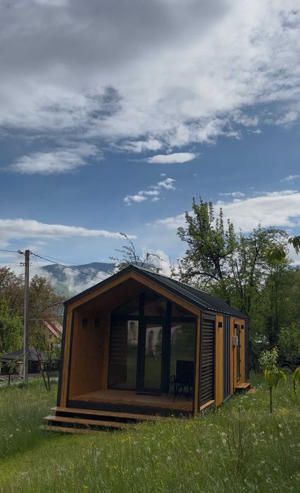 Міні-будинок 28 м2 з терасою. Ідеальне рішення для гір чи озера