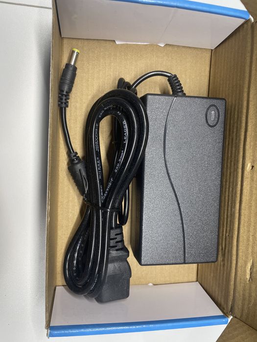 Zasilacz adapter 110-240V