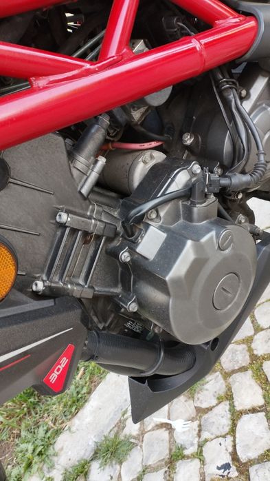 Moto Benelli 302s
