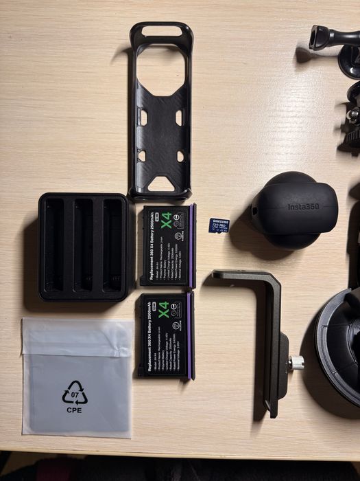 Камера Insta x4 360 + додатковий комплект