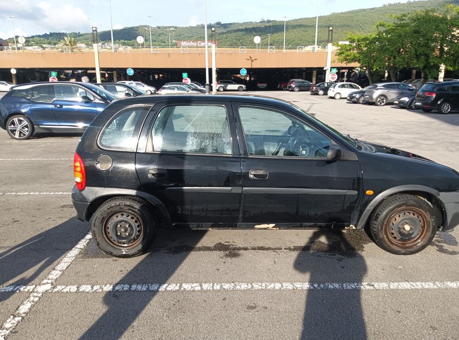 Opel Corsa 4 Portas