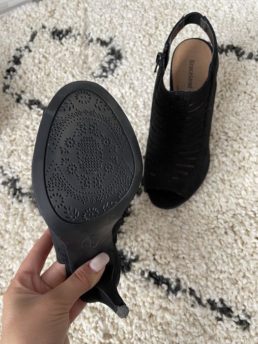 Buty szpilki sandałki Garaceland 36 czarne rzymianki paski Deichmann