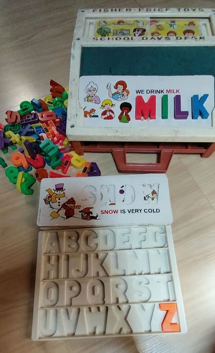 Brinquedo antigo Fisher Price School Days Desk