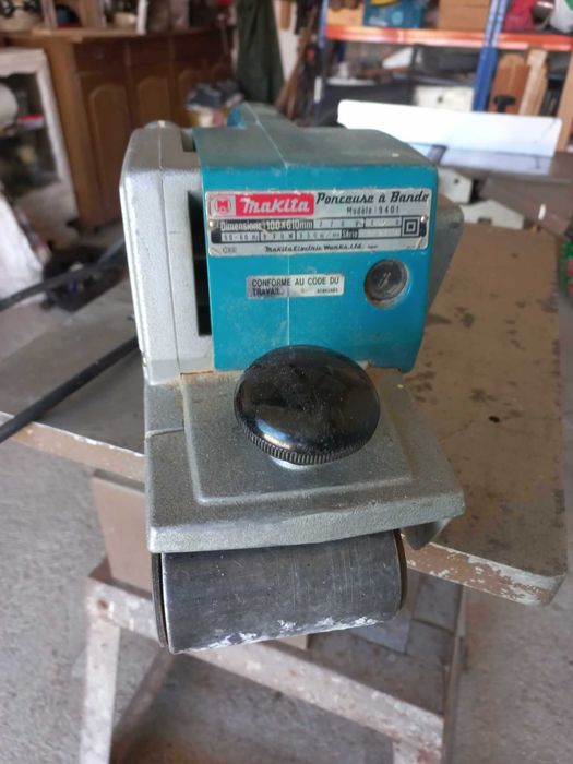 Lixadeira de fita/banda makita