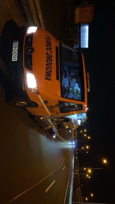 Pomoc drogowa Laweta Holowanie 24h/7