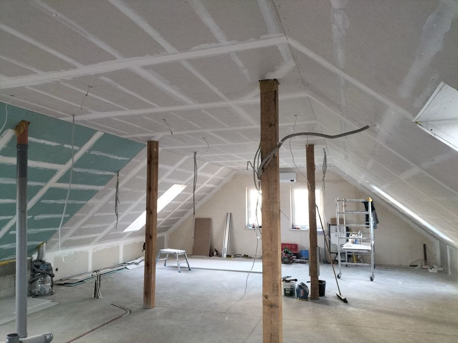 Uslugi Budowlane-Gładzie ,malowanie  zabudowy poddasza