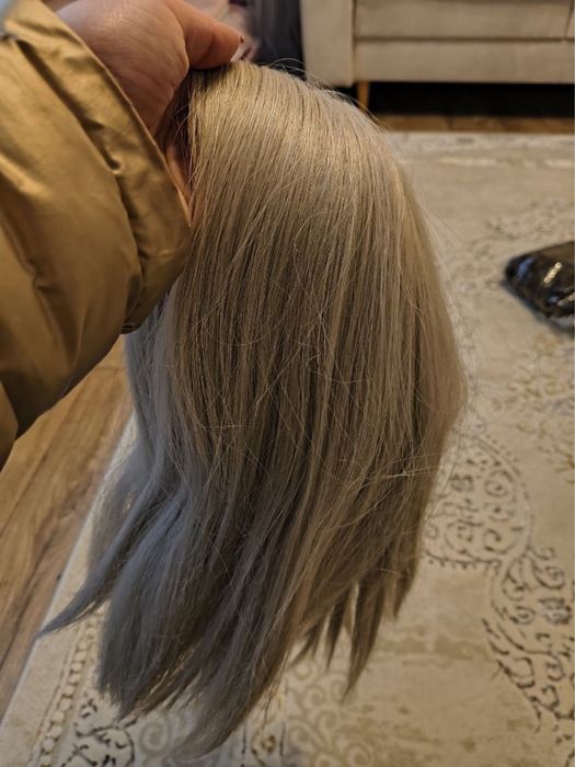 Peruka jasny blond stan dobry