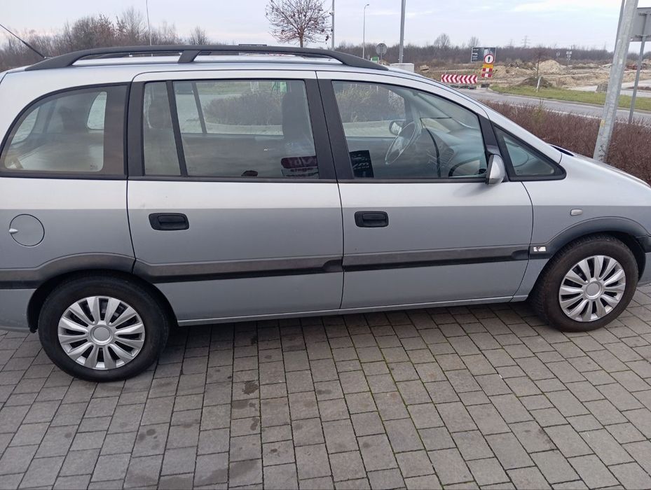 Opel Zafira Sprzedaj Opel Zafira 1999, 7 miejsc, 1.8 benzyna