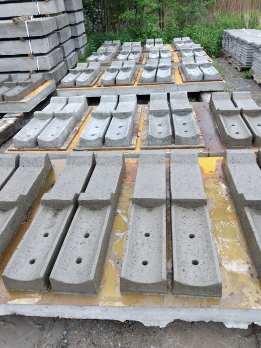 Stopa betonowa nogi podpory  fundament pod ambonę wiatę