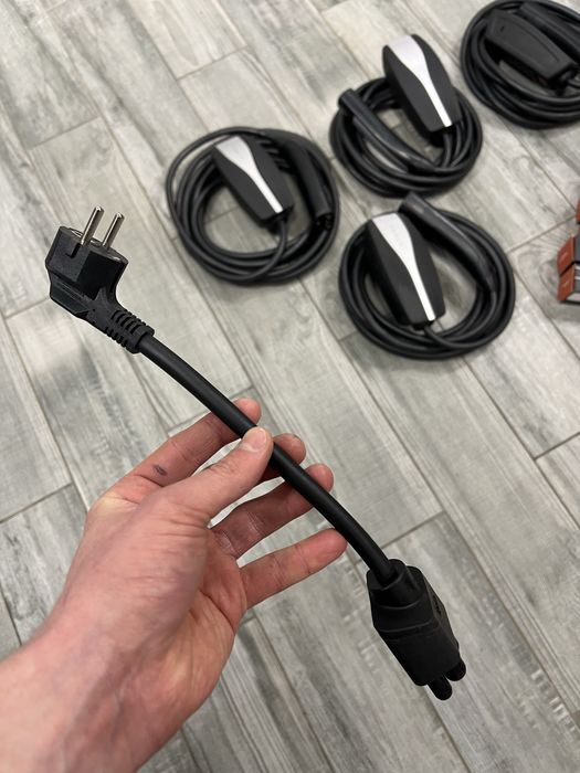 Перехідник для зарядки Тесла (хвіст) 16A для Tesla Gen 2/Gen 3