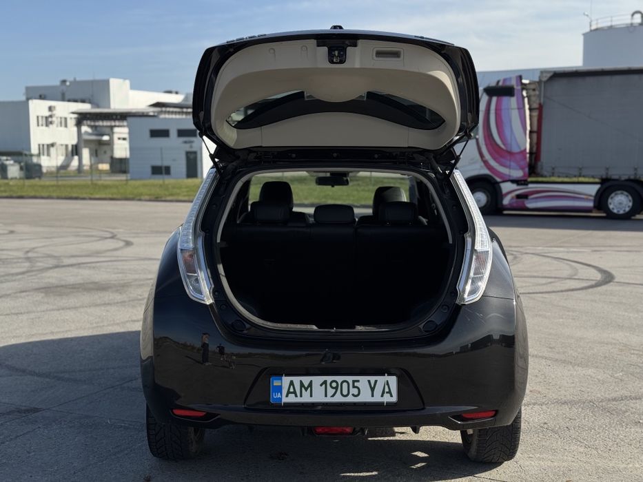 Nissan LEAF 2014