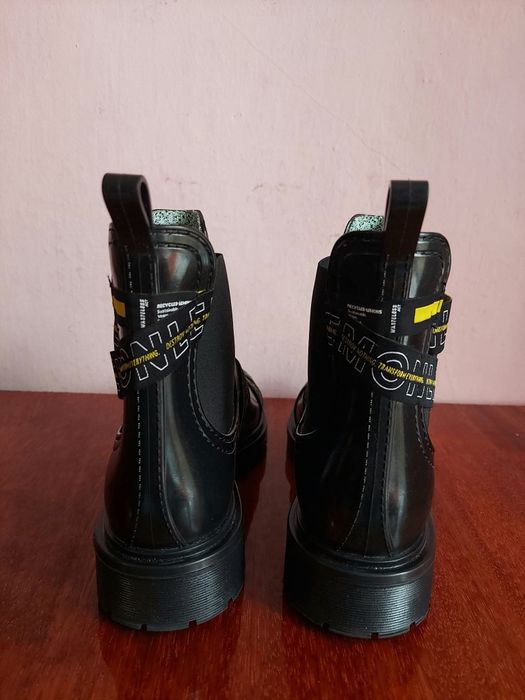 Гумові чоботи фірми lemon jelly оригінал


Розмір 41 

Замір по стельц