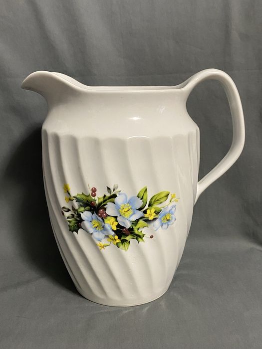Спецовники , сервизы, кувшин СССР