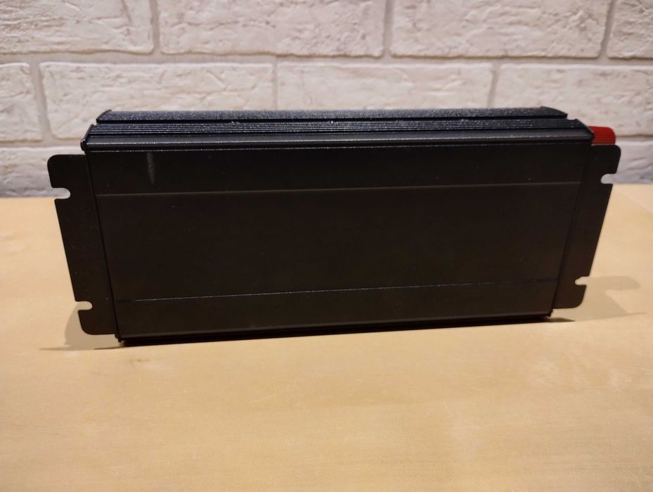 Przetwornica Czysty sinus 24 V 230 V 2000/1000 W Off Grid Kamper