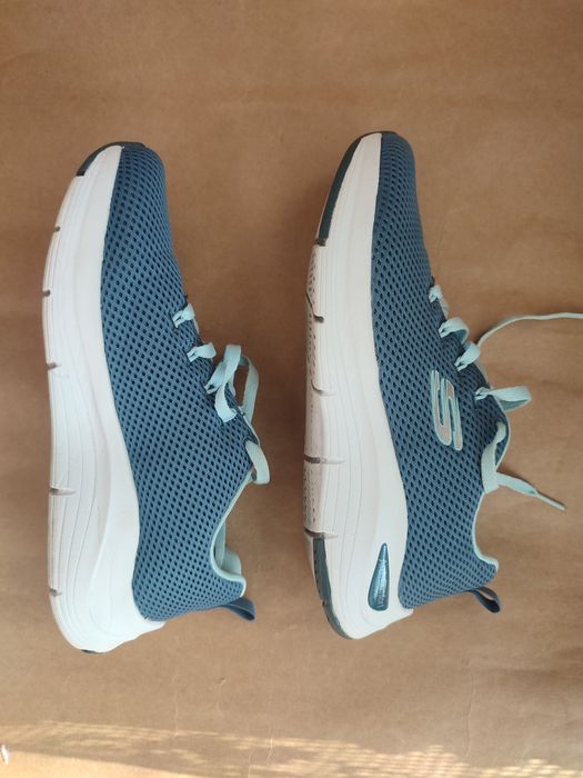 26cm 40 39 Skechers buty do biegania Arch Comfort