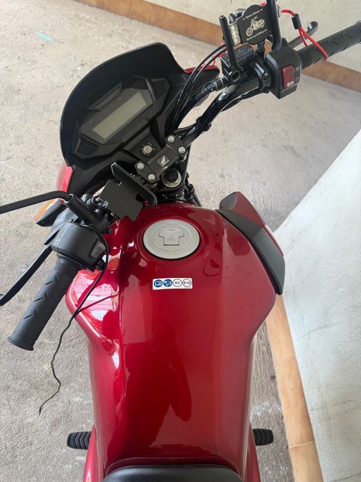 Moto CB 125 F ano 2023 mês 7