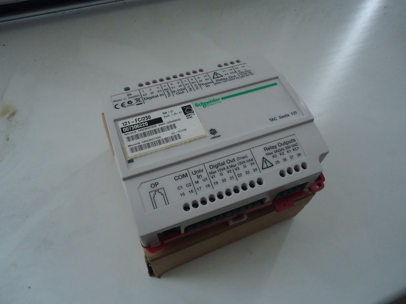 Контроллер зональный для фэнкойлов TAC Xenta 121-FC/230