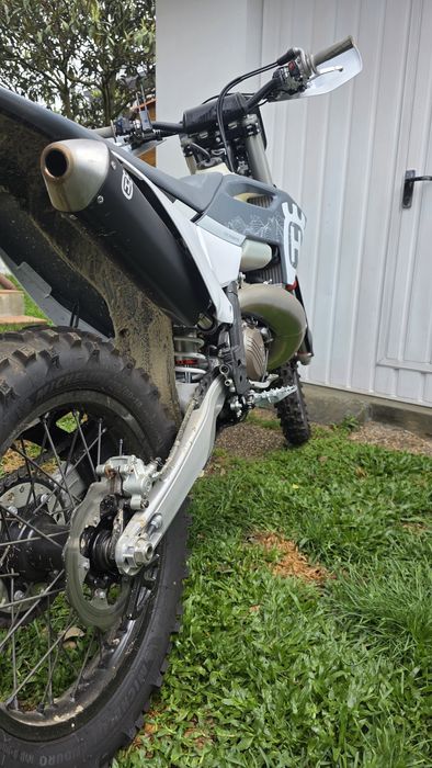 Husqvarna TE 300 PRO 2024 [NOVA - 7 HORAS]