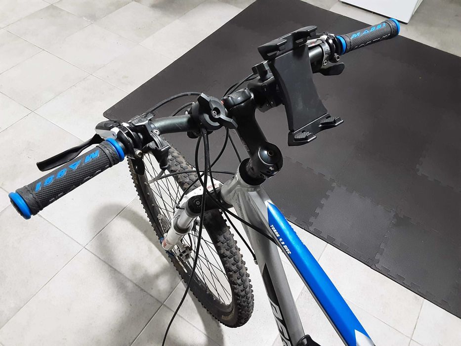 Bicicleta de Montanha (Berg Torah 4.9 Disc) + Rolo de Treino (Blackburn)