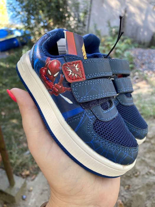 Кеди на хлопчика,людина павук,спайсермен,марвел