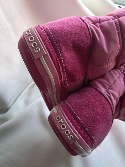 Różowe ocieplane śniegowce Crocs J6