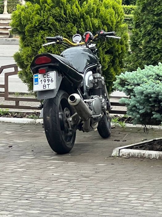 Мотоцикл 600 кубів