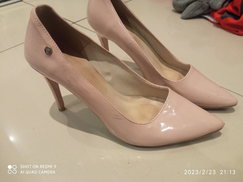 Szpilki zamknięte pudrowy róż