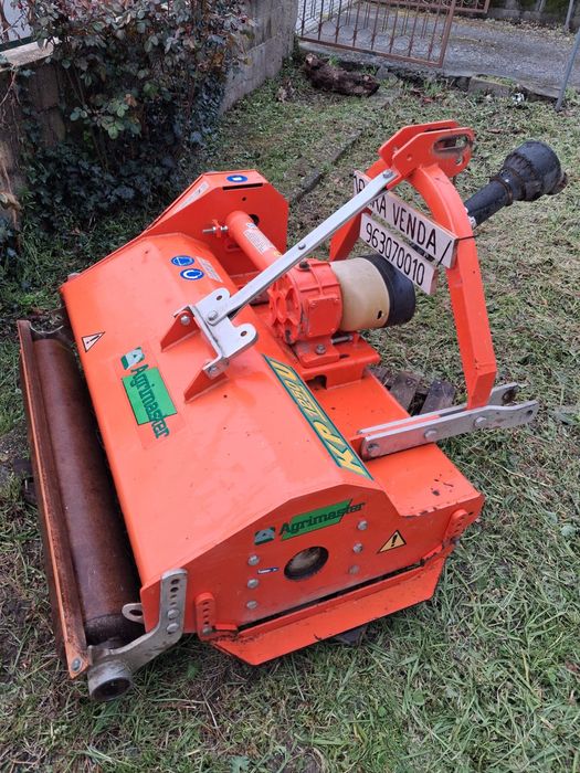 Máquina corta mato Agrimaster KP 1250 U