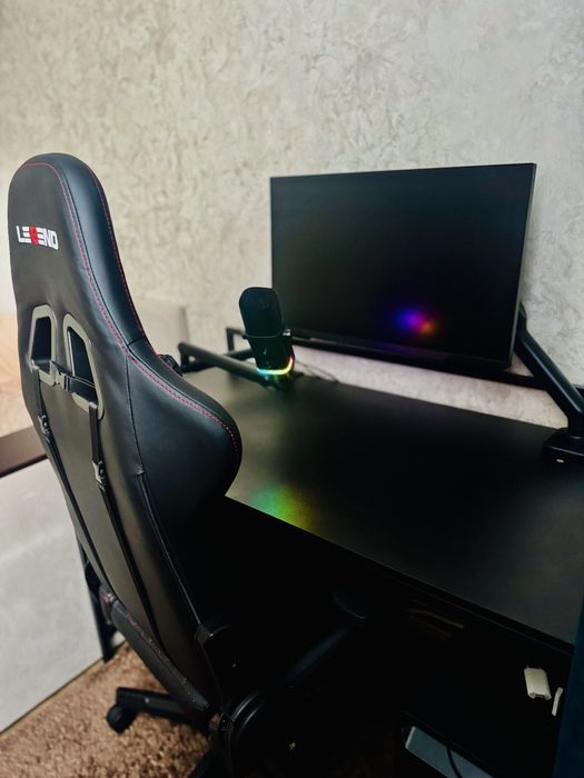 Стіл компʼютерний/письмовий