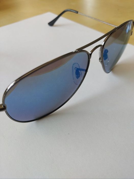 Okulary przeciwsłoneczne z okrągłymi szkiełkami metalowymi oprawkami