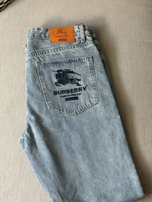 Spodnie Jeansowe - Straight Fit BURBERRY X SUPREME