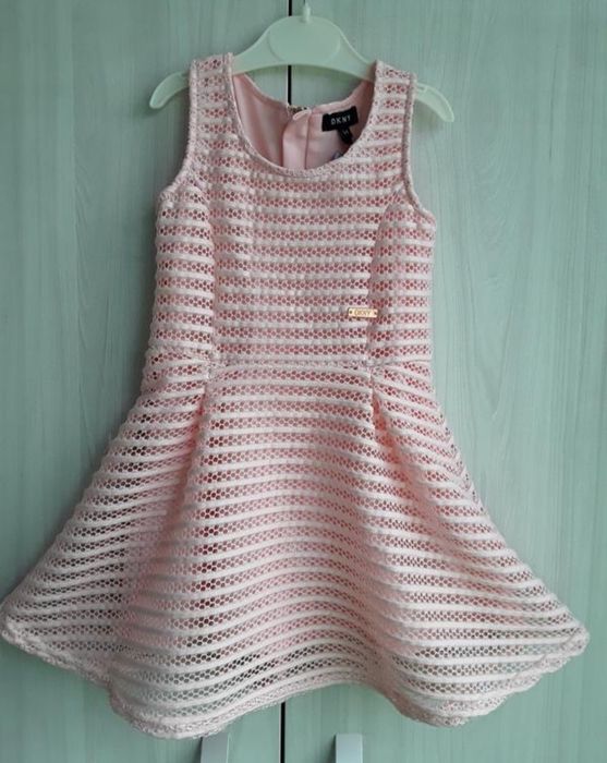 Стильное платье DKNY для девочки 3-4 года