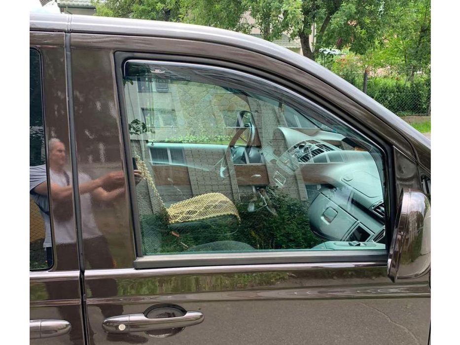 Mercedes Vito W639 2004-2014 рр. Вітровики вставні (2 шт, HIC)