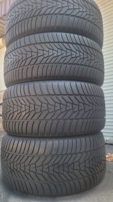 305 40 20/275 45 20 Hankook Winter Icept Evo 3