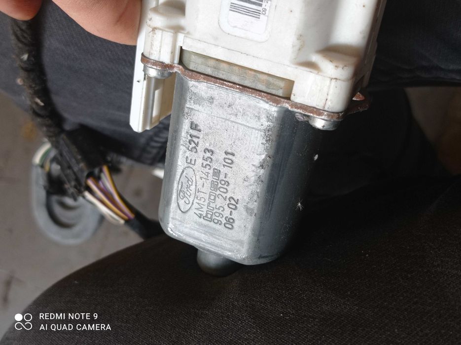 Silnik silniczek podnoszenia szyby Ford Focus MK2 prawy przód G4P14
