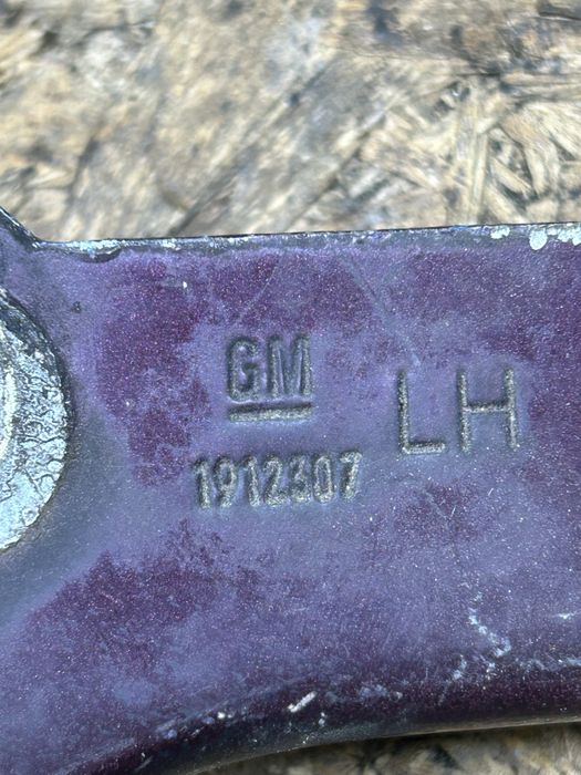 Петлі капота Opel Omega B Опель