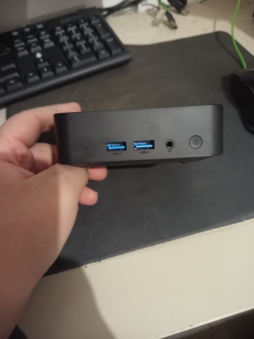 Mini PC com I9 com novo