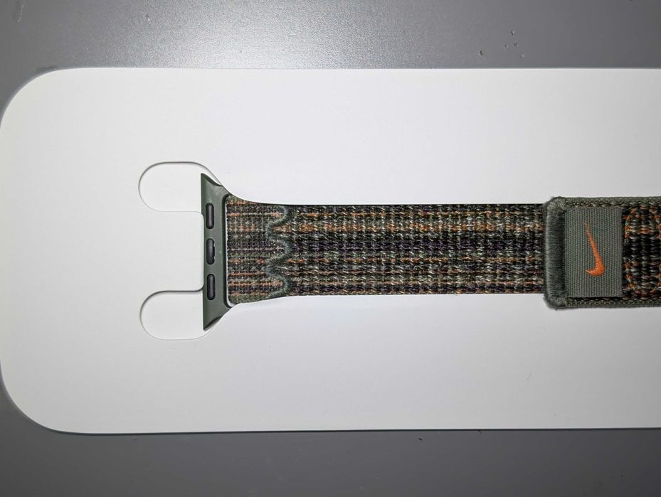 Apple Loop Desportiva Apple Nike Sequoia/Laranja de 41mm