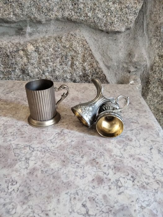 Peças decorativas antigas em estanho