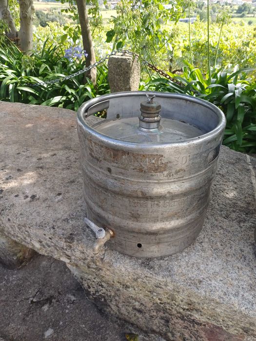 Cubas em inox com torneira