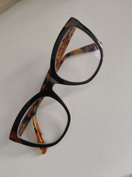 Piękne damskie oprawki guess, stan idealny, kształt koty